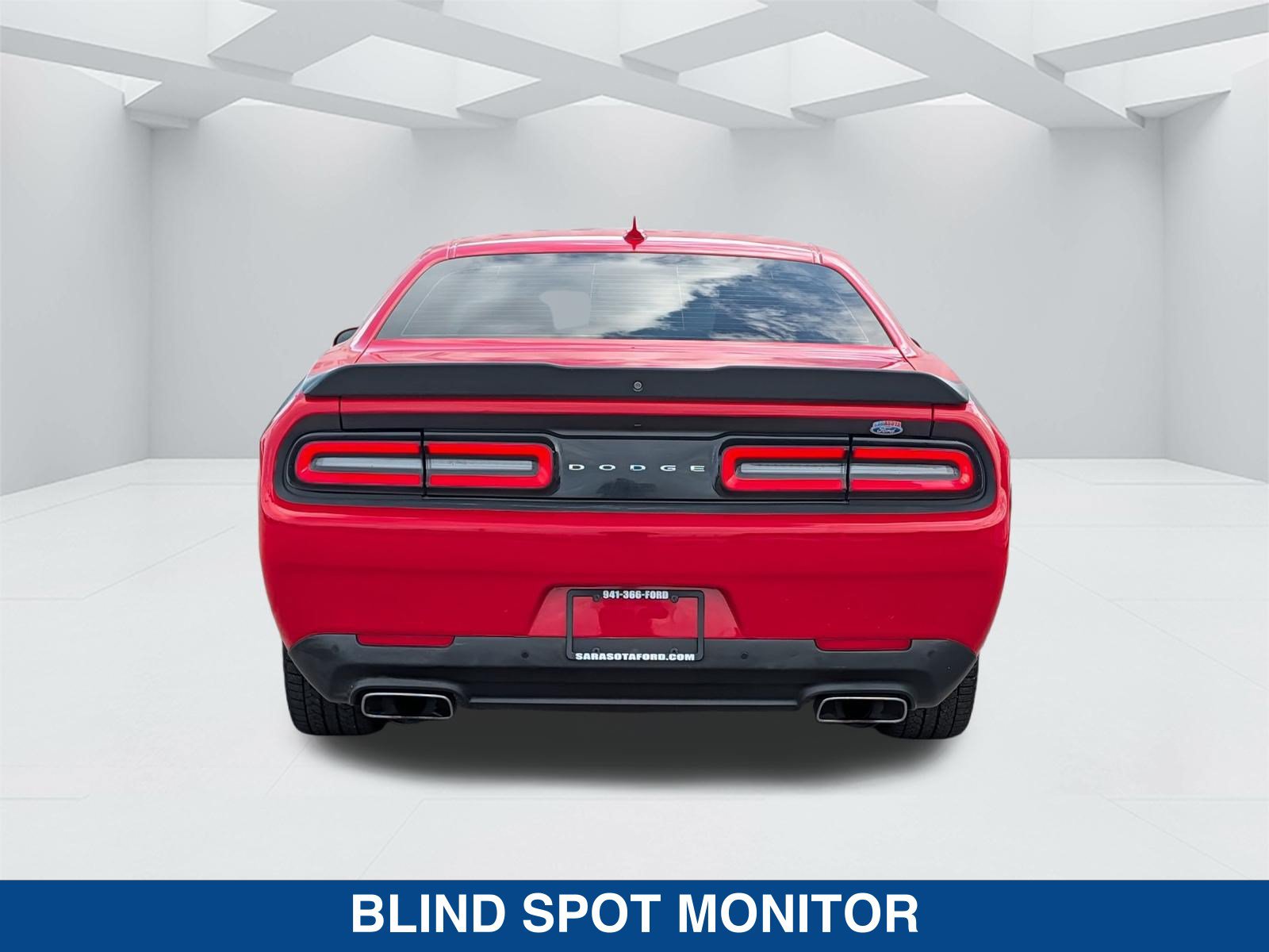 Used 2016 Dodge Challenger R/T Scat Pack w/ Leather Interior Group RWD image 6