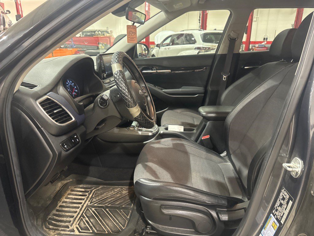 Used 2021 Kia Seltos S FWD image 39