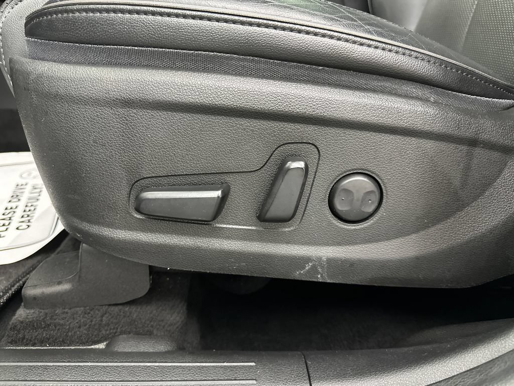Used 2022 Hyundai Santa Fe SEL w/ Convenience + Premium Package FWD image 10