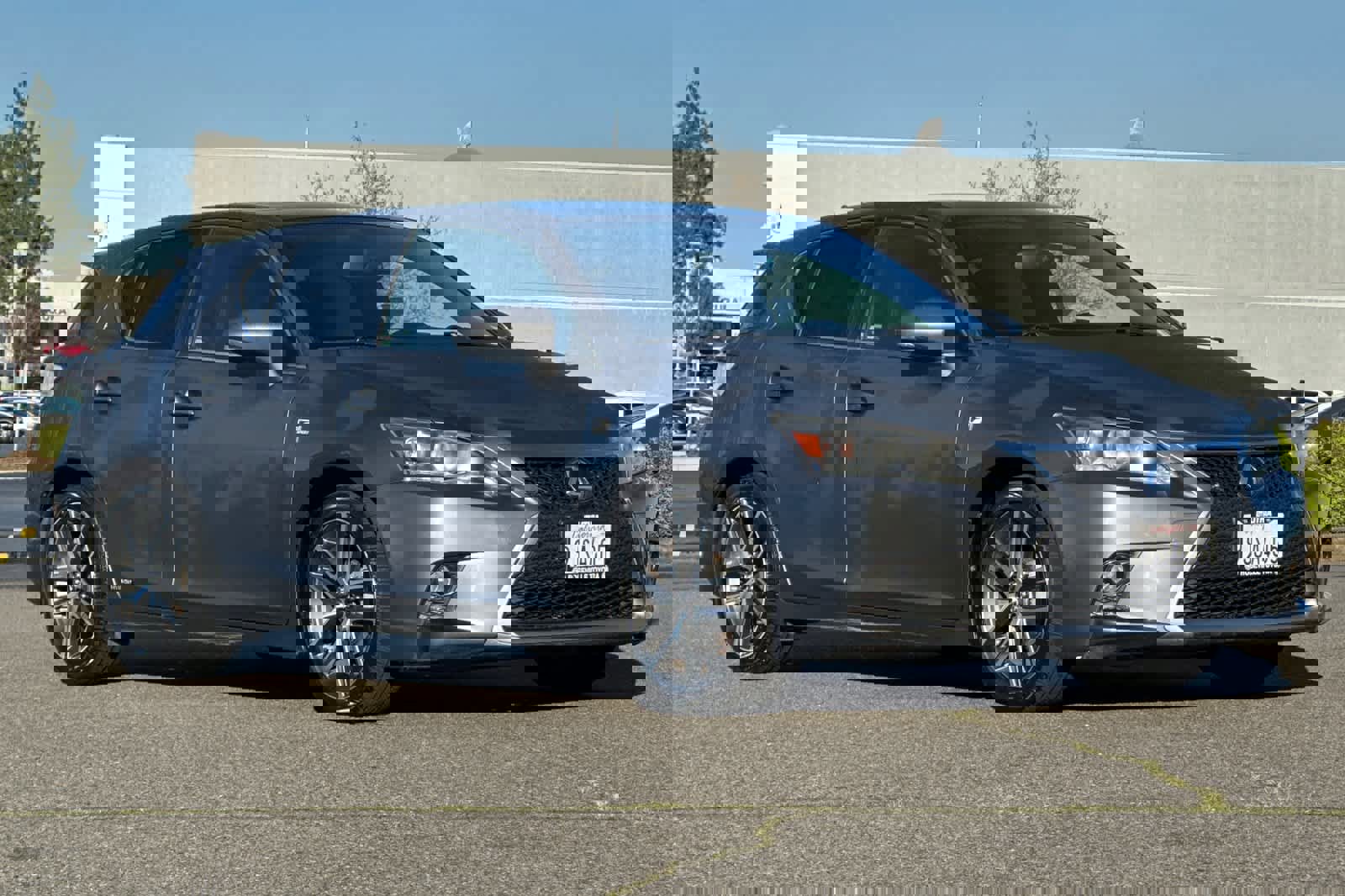 Used 2015 Lexus CT 200h w/ F Sport w/Nuluxe Interior image 5