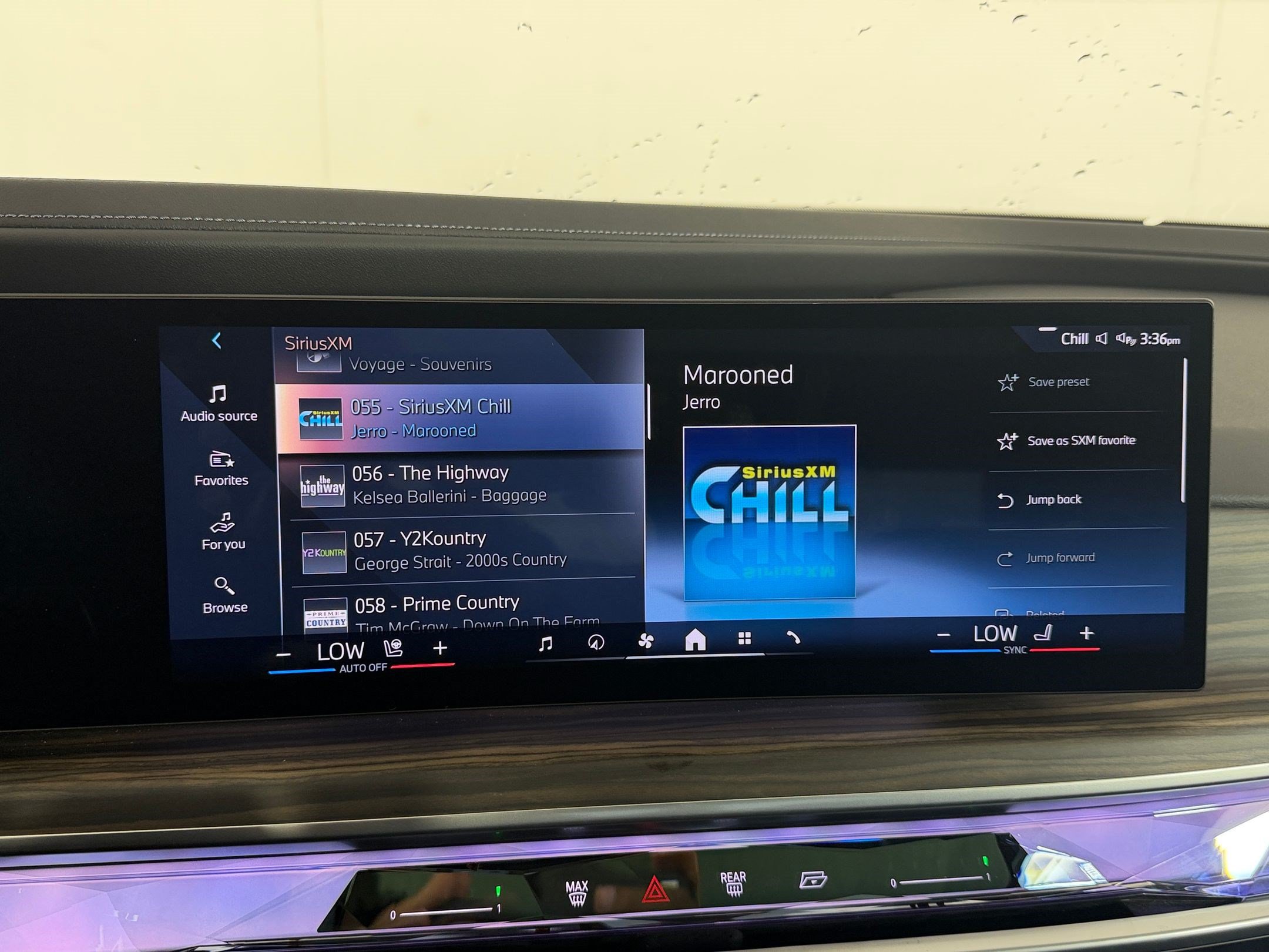 Certified 2024 BMW 760i xDrive w/ Executive Package AWD/4WD image 24