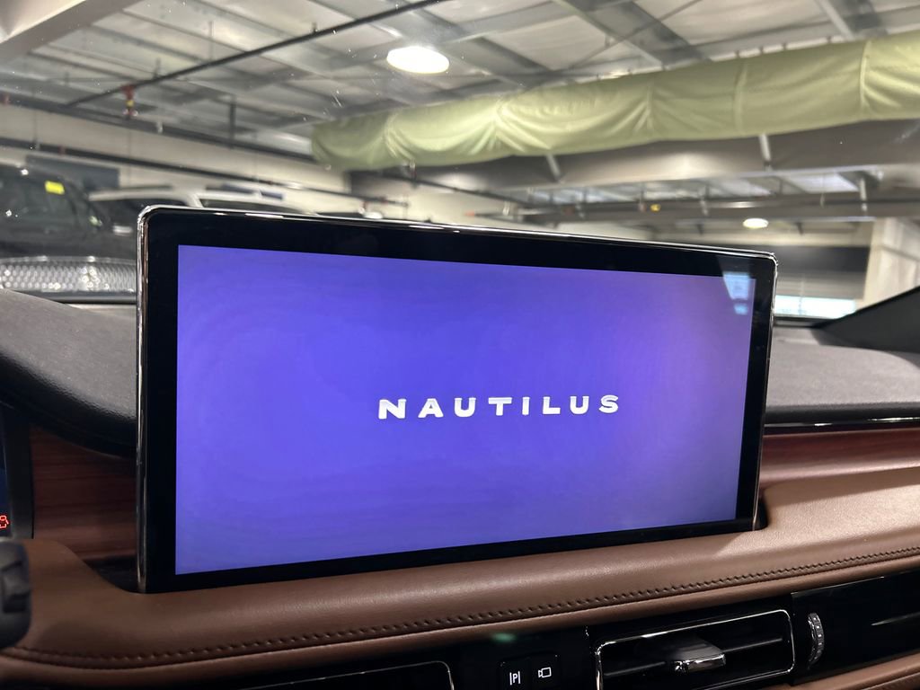 Certified 2022 Lincoln Nautilus Reserve AWD/4WD image 16