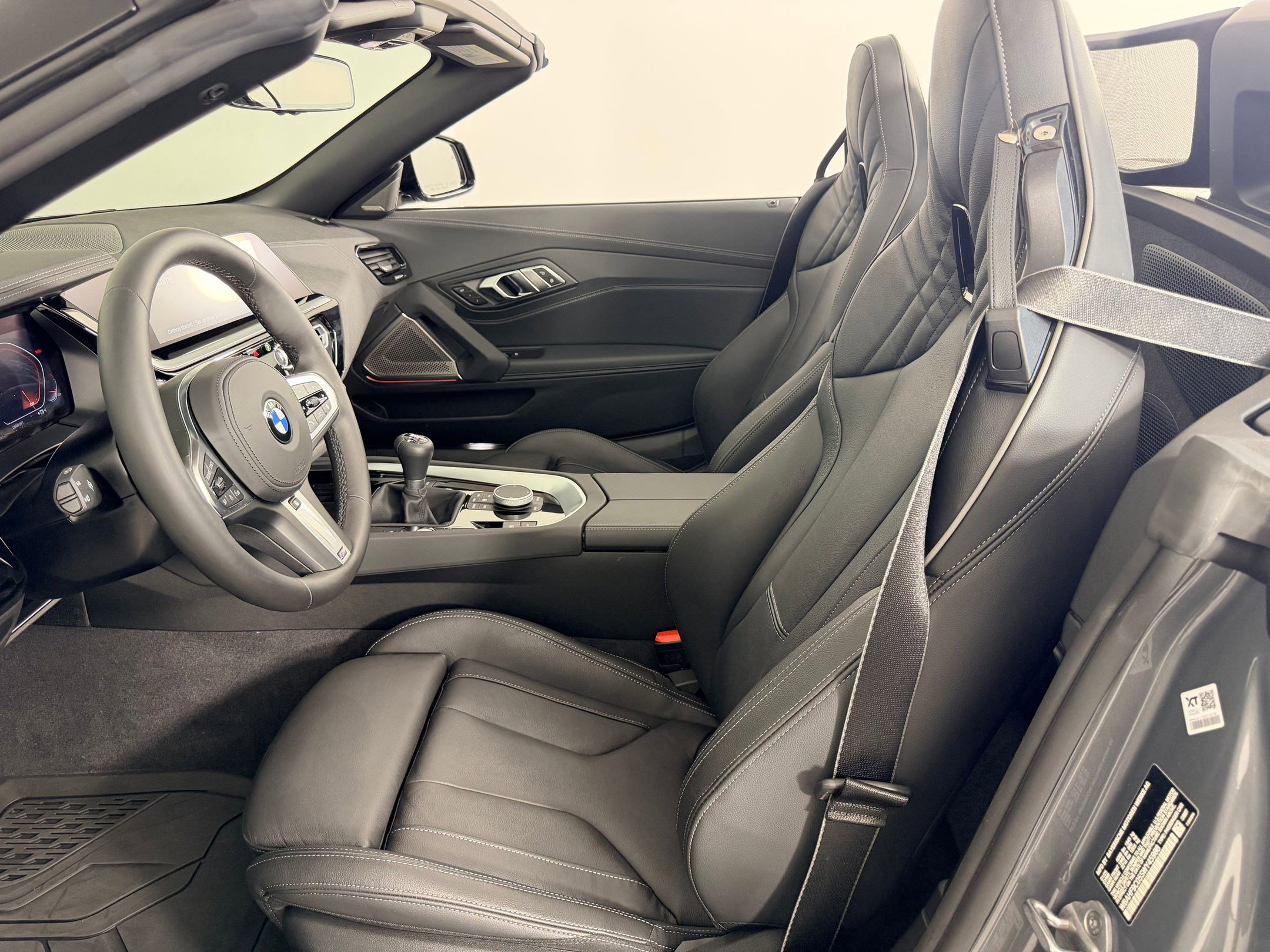 Used 2025 BMW Z4 M40i w/ Edition image 5