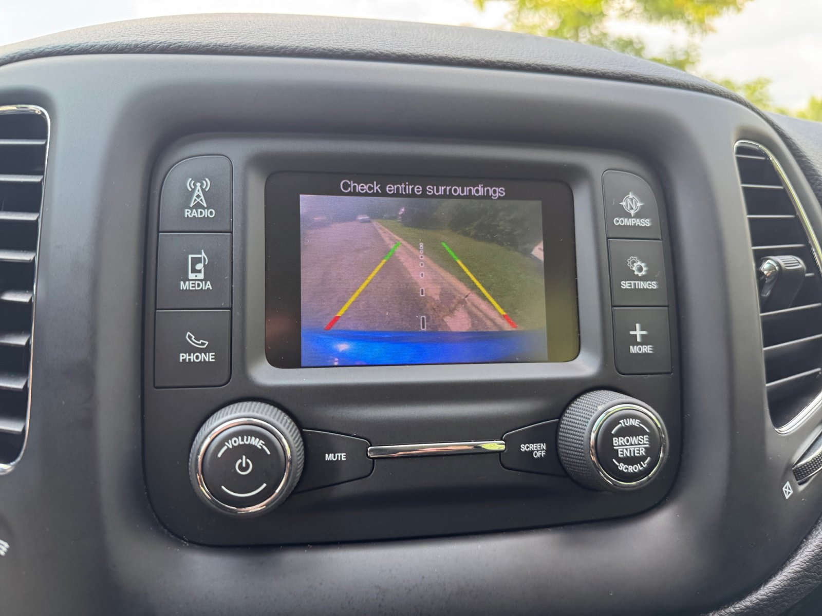 Used 2018 Jeep Compass Sport FWD image 17