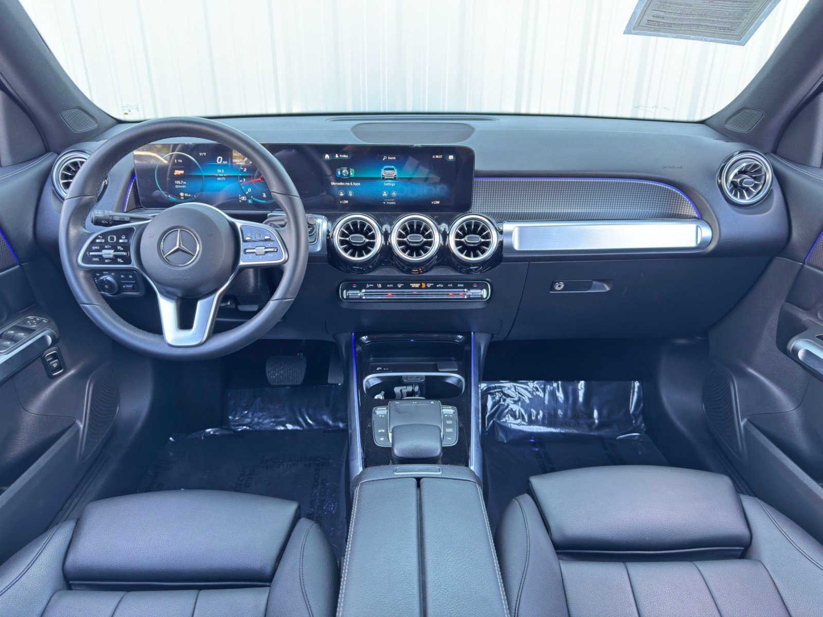 Used 2023 Mercedes-Benz GLB 250 w/ Premium Package image 13