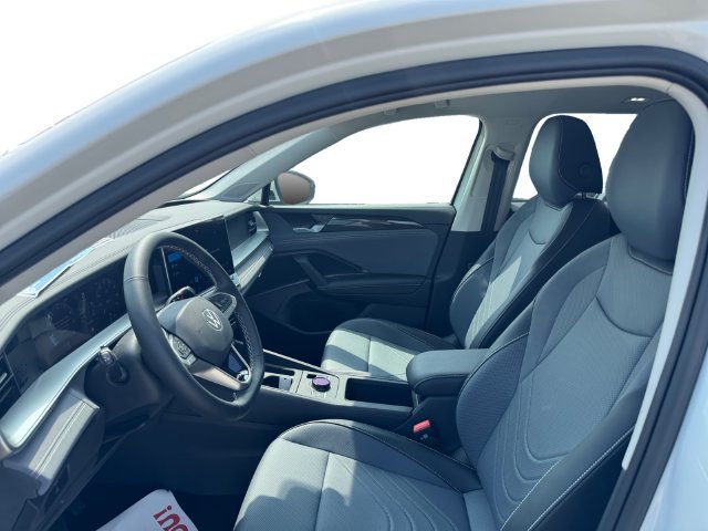 New 2026 Volkswagen Tiguan SE FWD image 9
