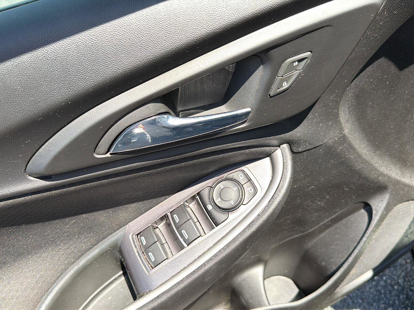 Used 2022 Chevrolet Malibu LS FWD image 30