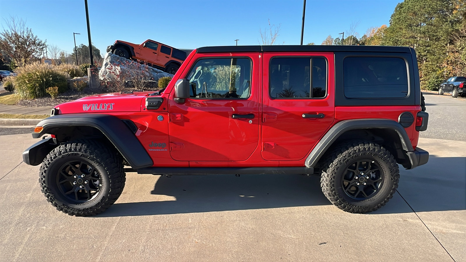 Used 2025 Jeep Wrangler Willys image 11