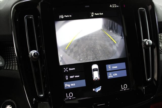 Used 2019 Volvo XC40 T4 R-Design FWD image 19