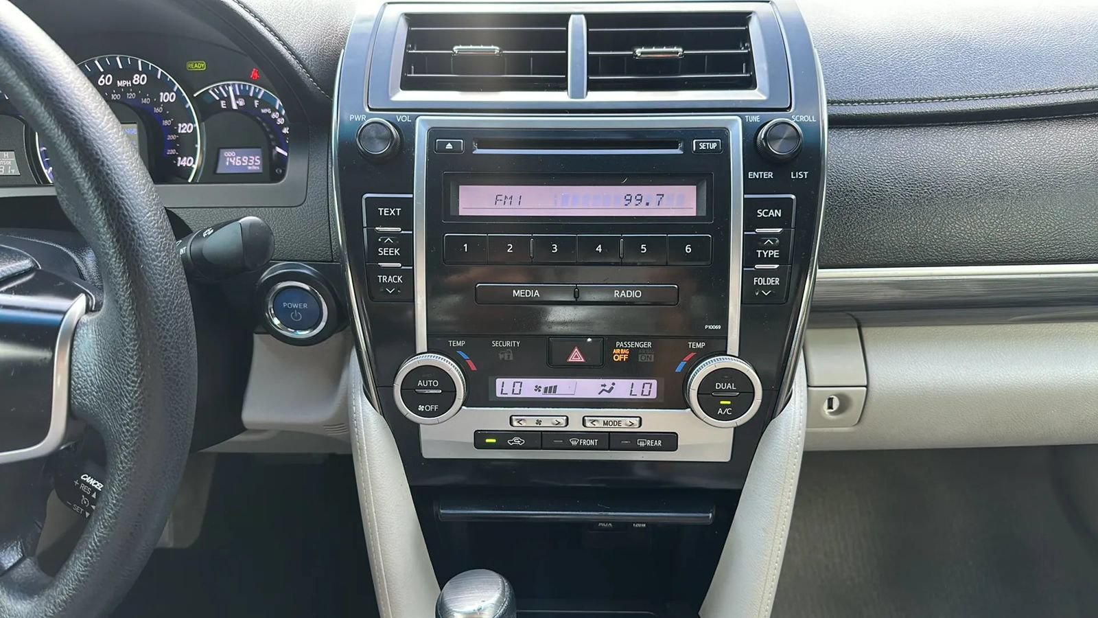 Used 2012 Toyota Camry LE FWD image 30