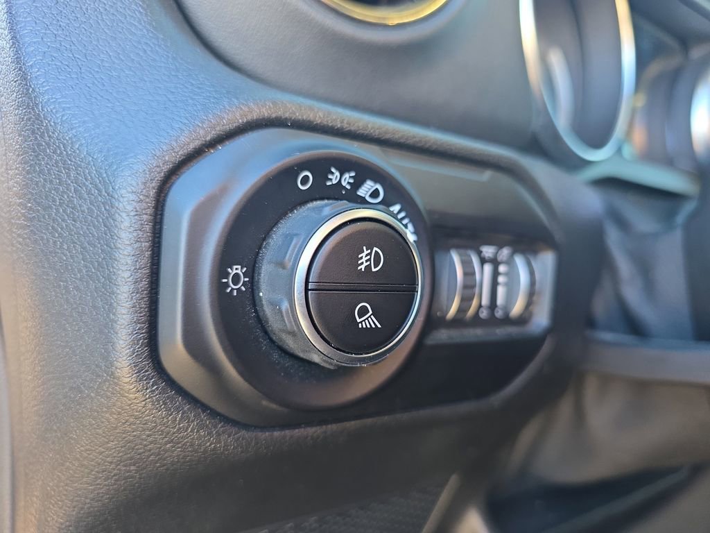 Used 2021 Jeep Gladiator Overland image 31