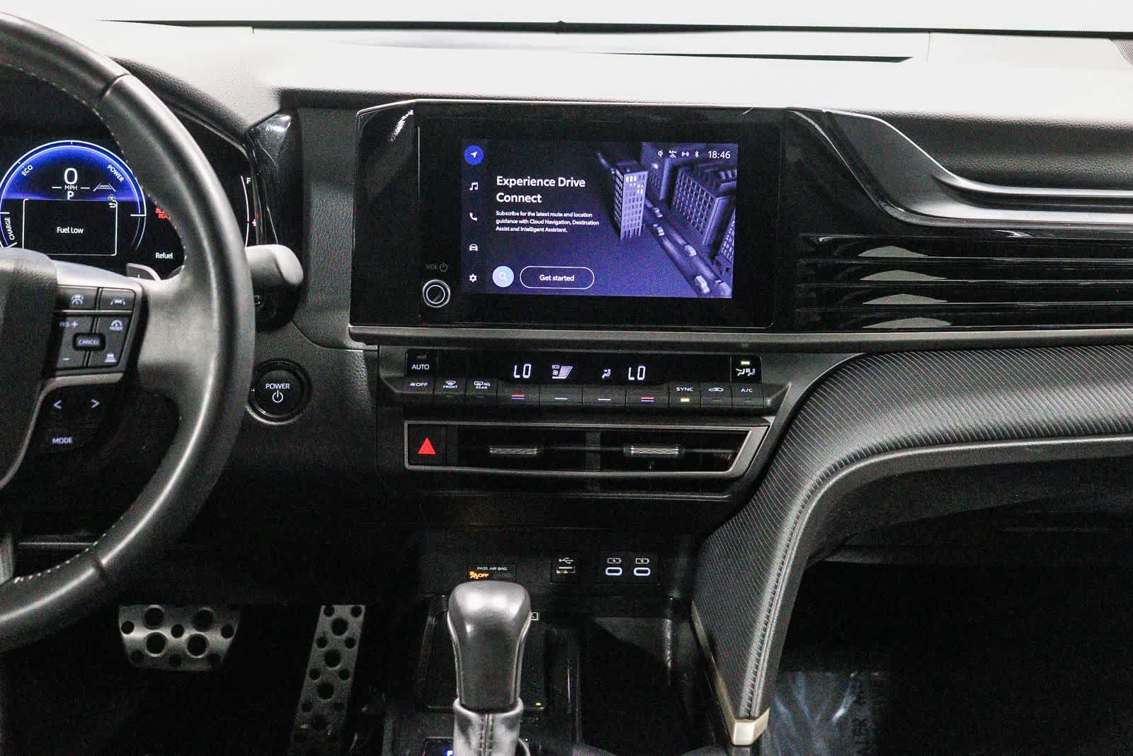 Used 2025 Toyota Camry SE w/ Convenience Package FWD image 12