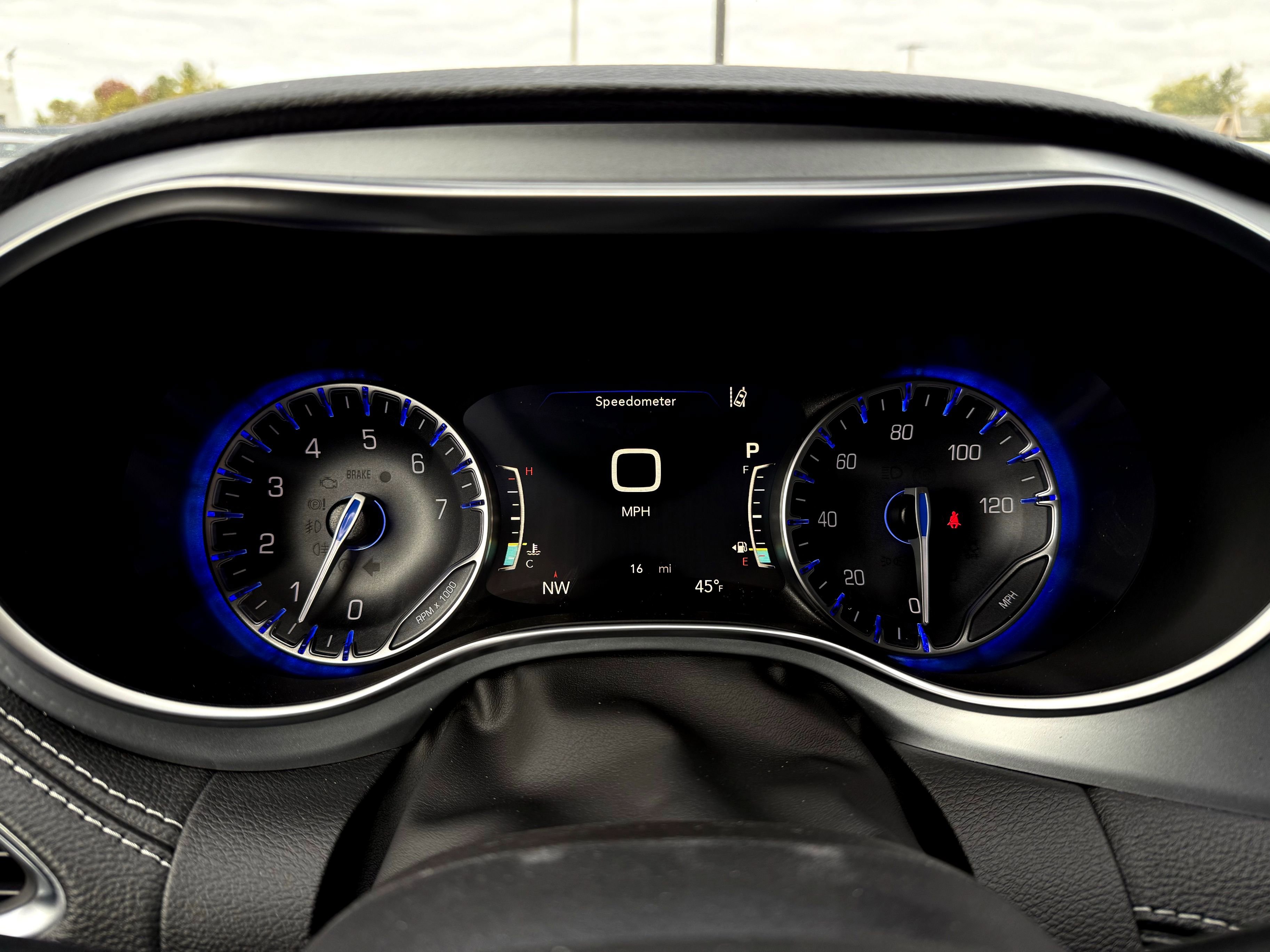 New 2026 Chrysler Pacifica Limited w/ Uconnect Theater Family Group image 23