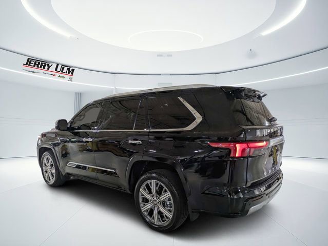 Used 2025 Toyota Sequoia Capstone AWD/4WD image 5