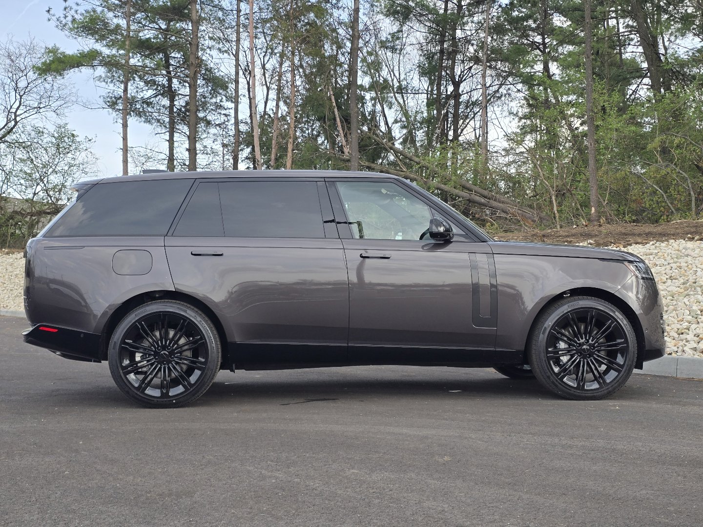 New 2026 Land Rover Range Rover Long Wheelbase SE image 25