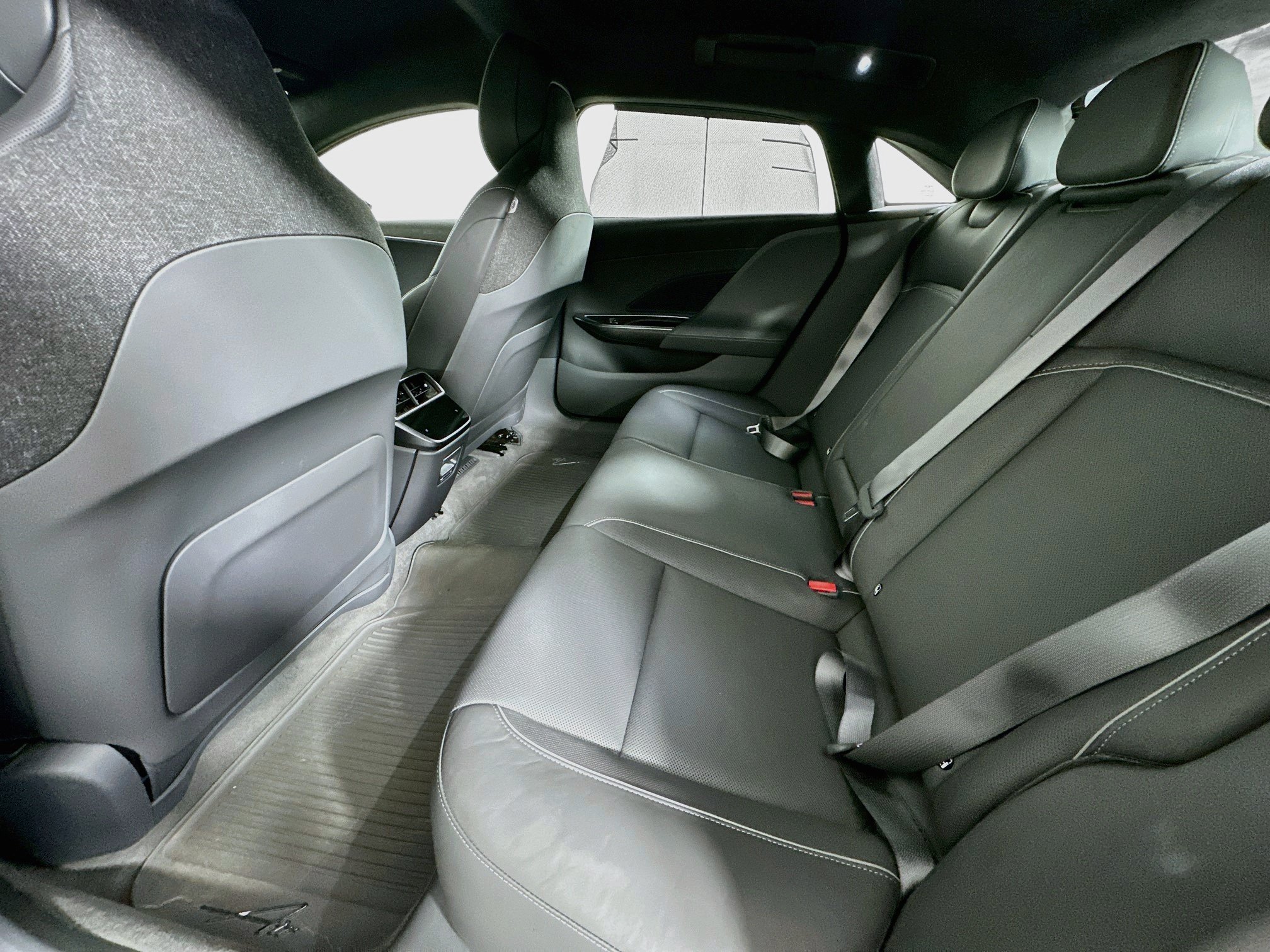 Used 2024 Lucid Air Touring AWD/4WD image 25