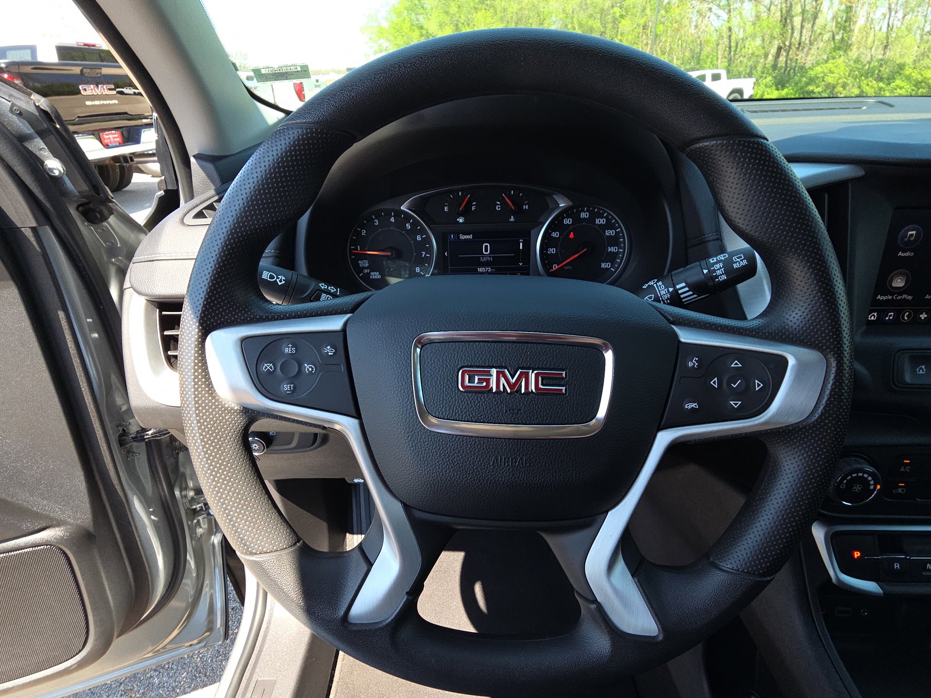 Used 2024 GMC Terrain SLE image 17