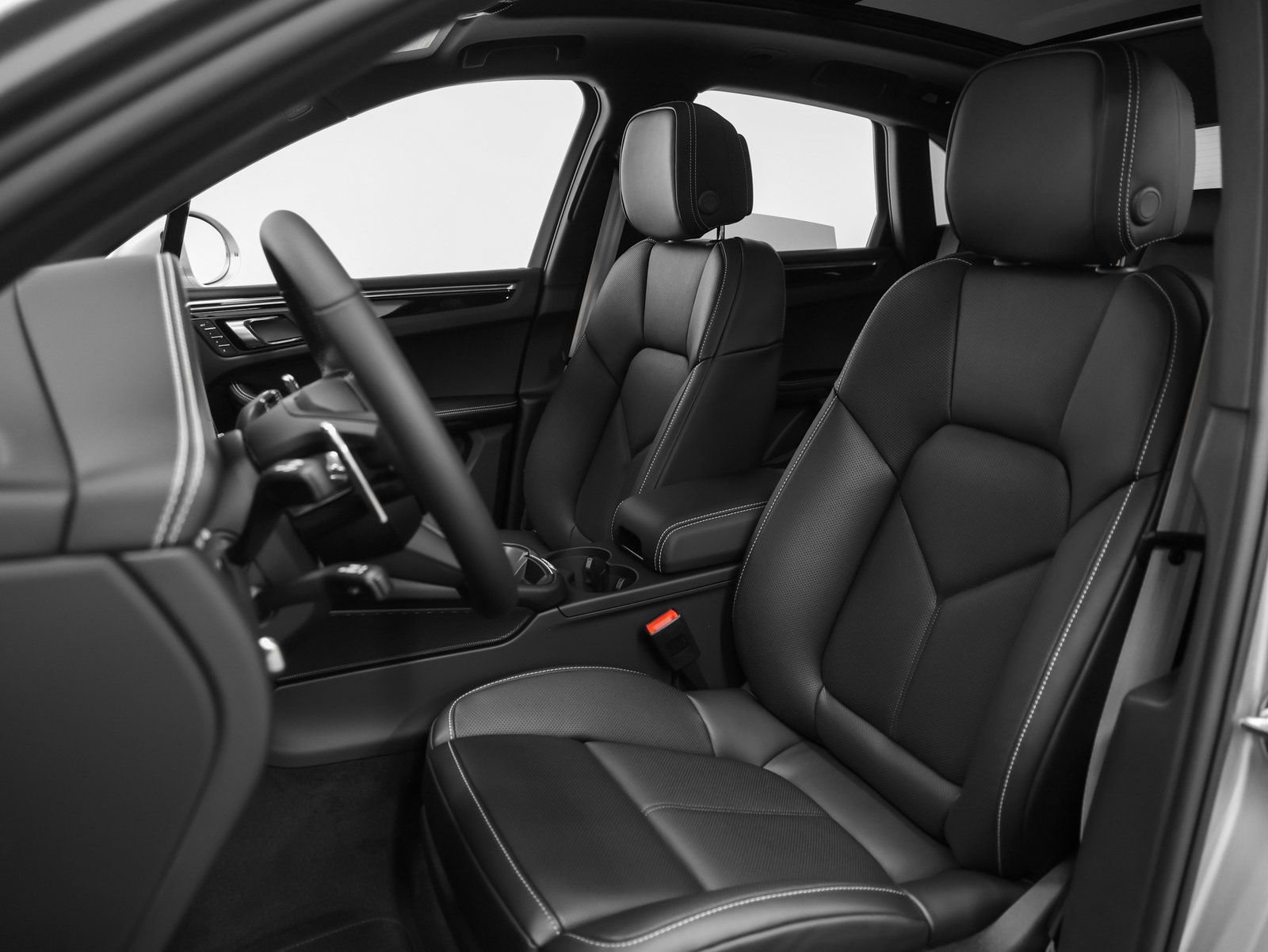 New 2026 Porsche Macan image 5