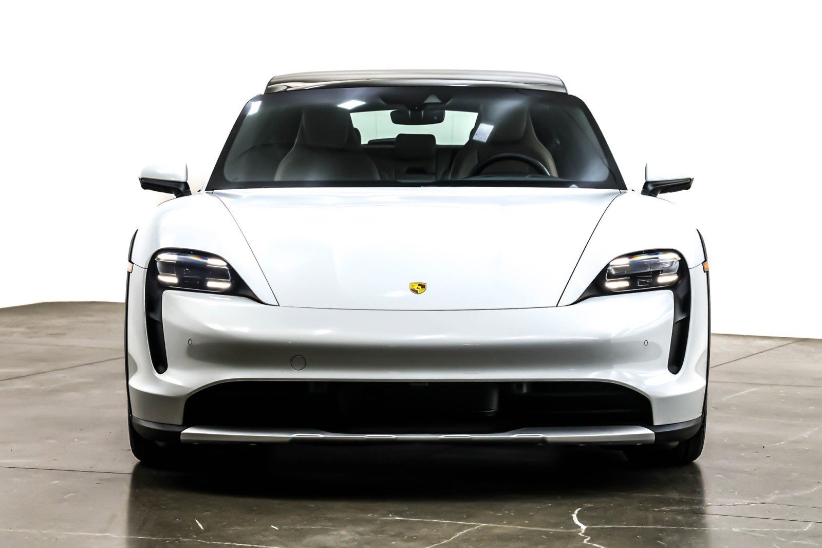 Used 2023 Porsche Taycan 4 Cross Turismo image 4