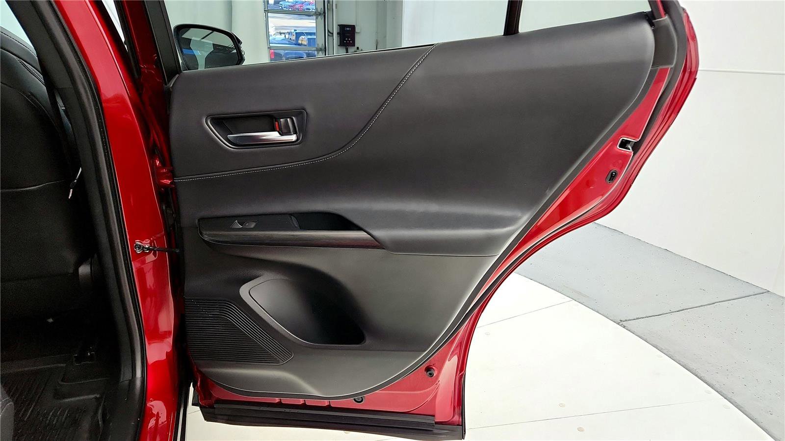 Certified 2023 Toyota Venza Nightshade image 19