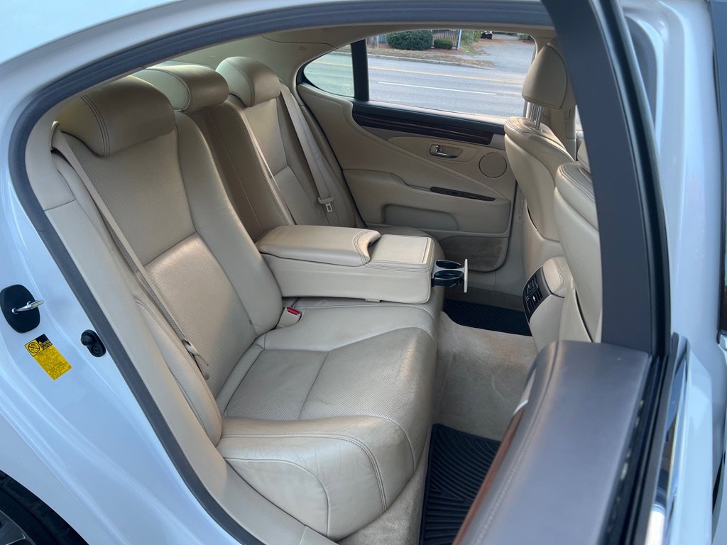 Used 2015 Lexus LS 460 image 17