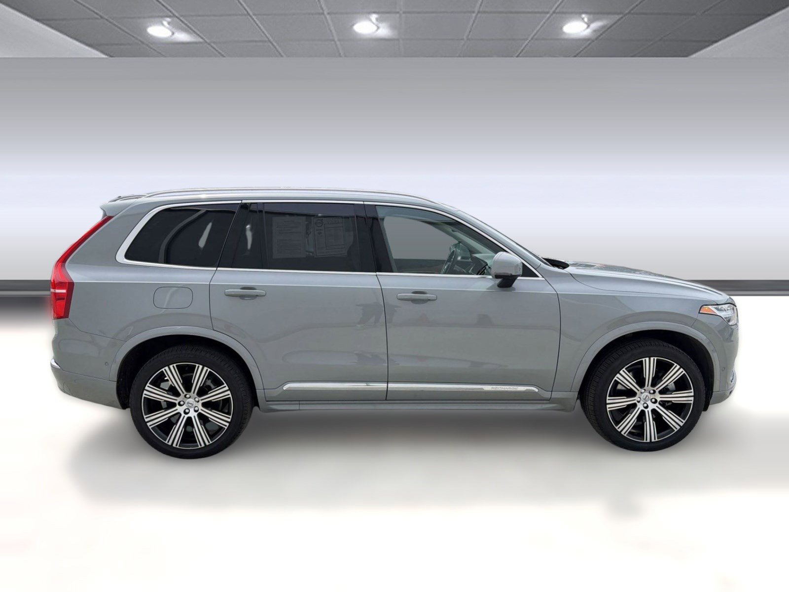 Used 2024 Volvo XC90 T8 Plus w/ Protection Package Premier image 8
