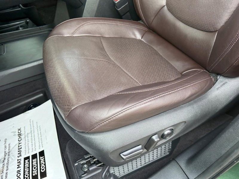 Used 2022 Toyota Sienna Platinum image 18