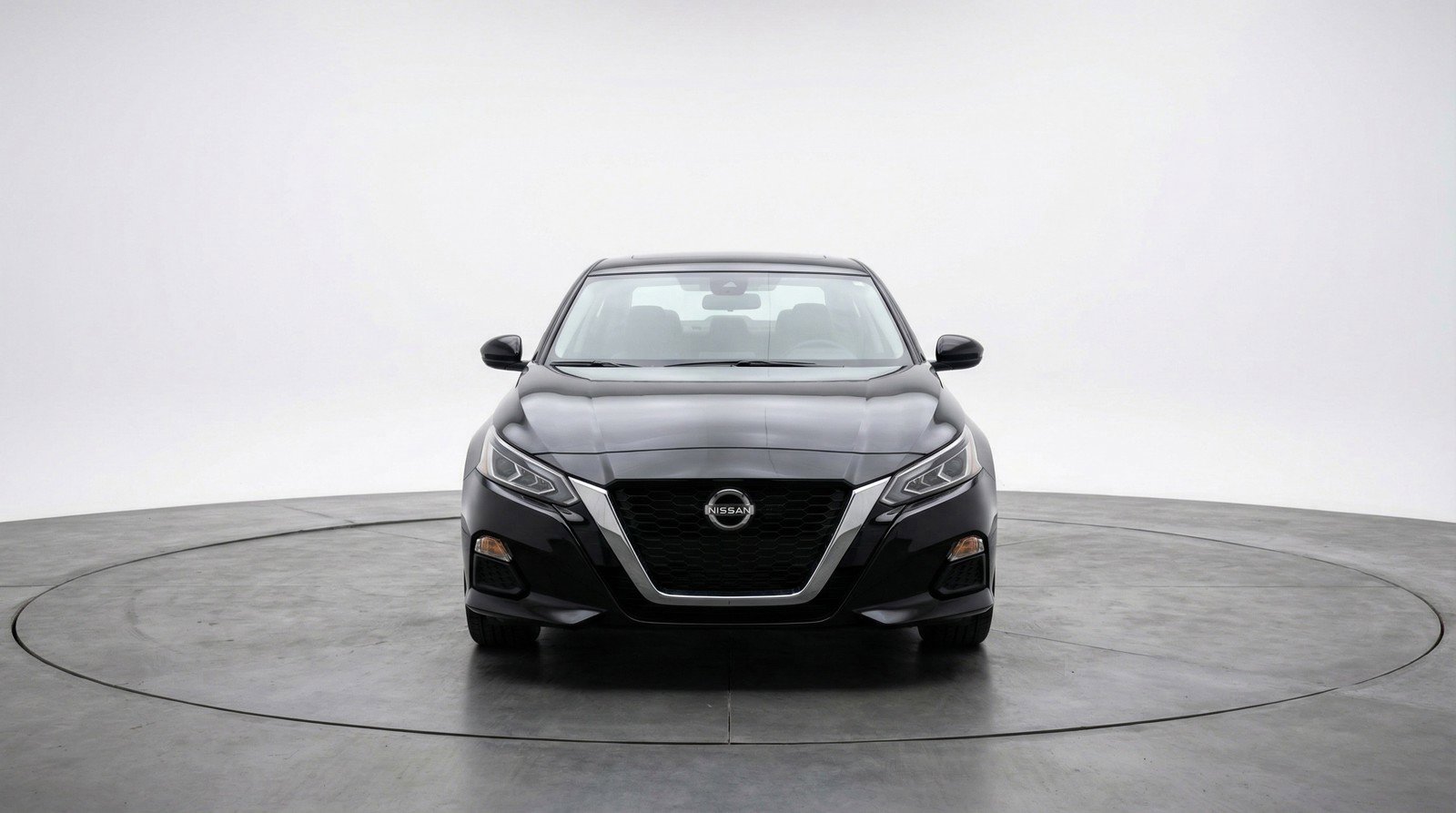 Used 2025 Nissan Altima 2.5 SV image 2