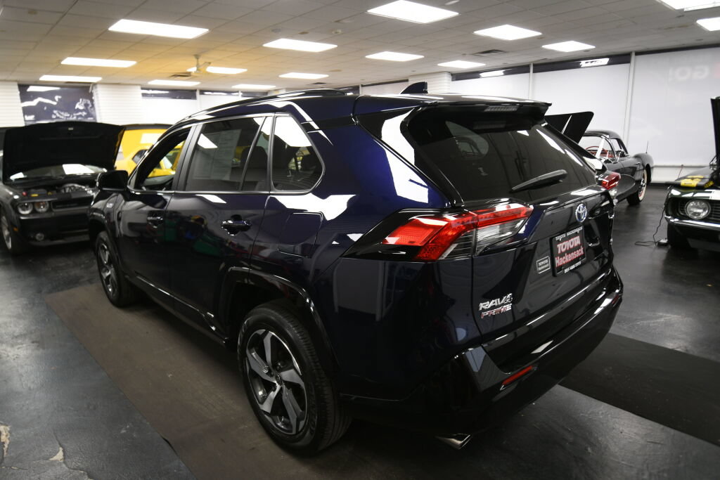 Used 2023 Toyota RAV4 SE w/ Weather & Moonroof Package AWD/4WD image 5