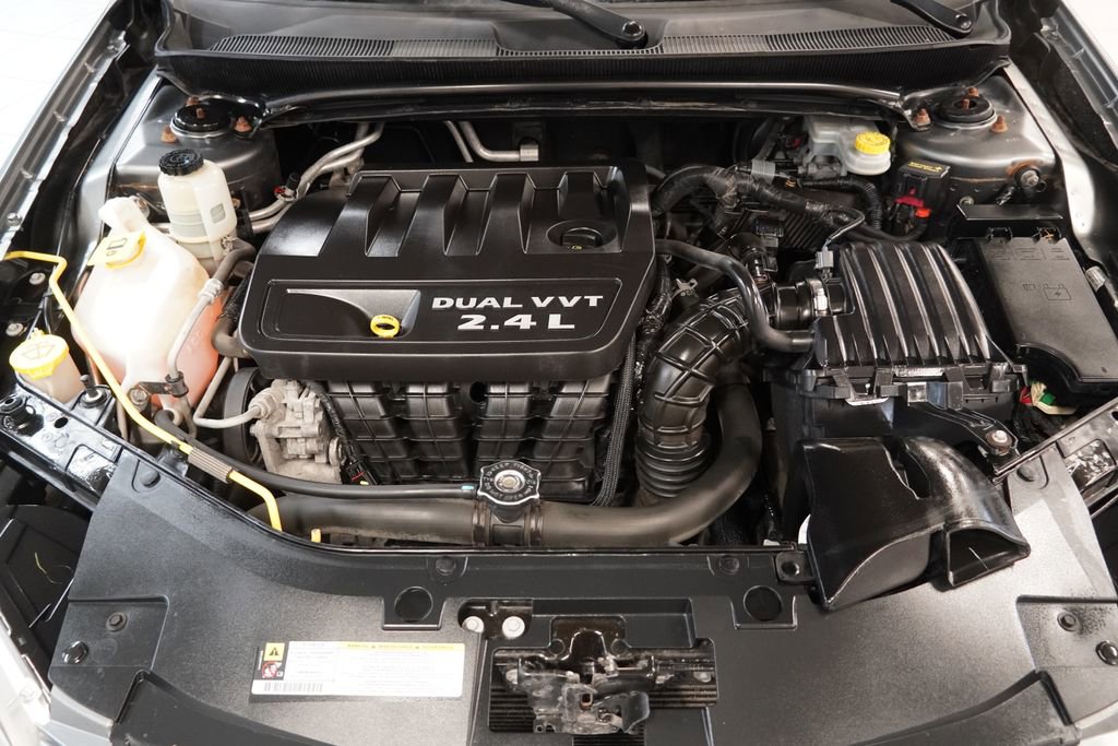 Used 2012 Chrysler 200 Limited FWD image 39