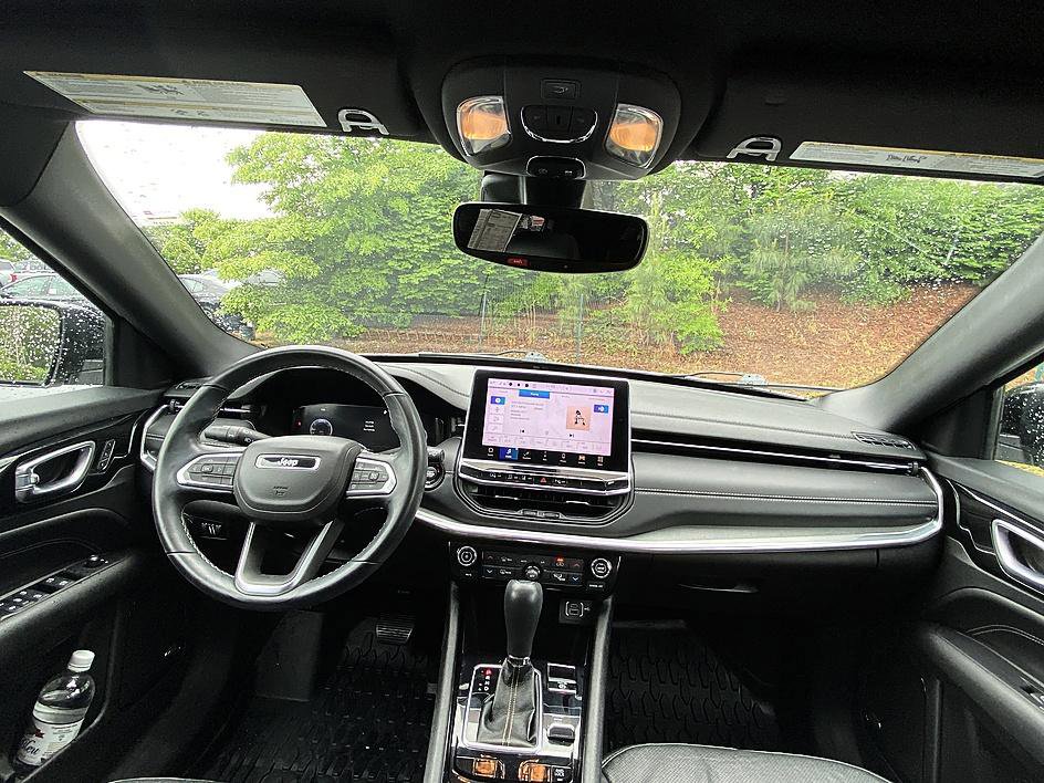 Used 2022 Jeep Compass High Altitude AWD/4WD image 19