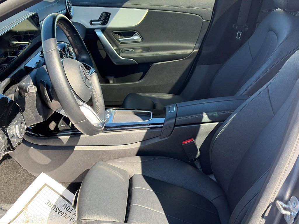 Used 2025 Mercedes-Benz CLA 250 image 17
