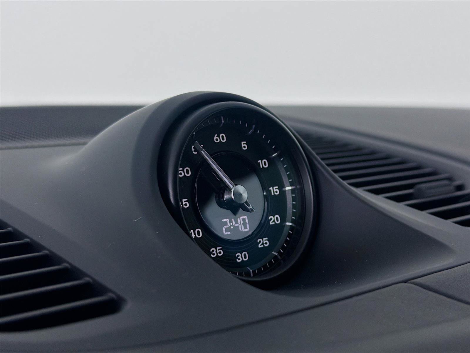 New 2026 Porsche Cayenne Coupe AWD/4WD image 13