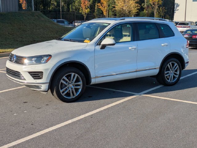 Used 2015 Volkswagen Touareg Sport AWD/4WD image 8