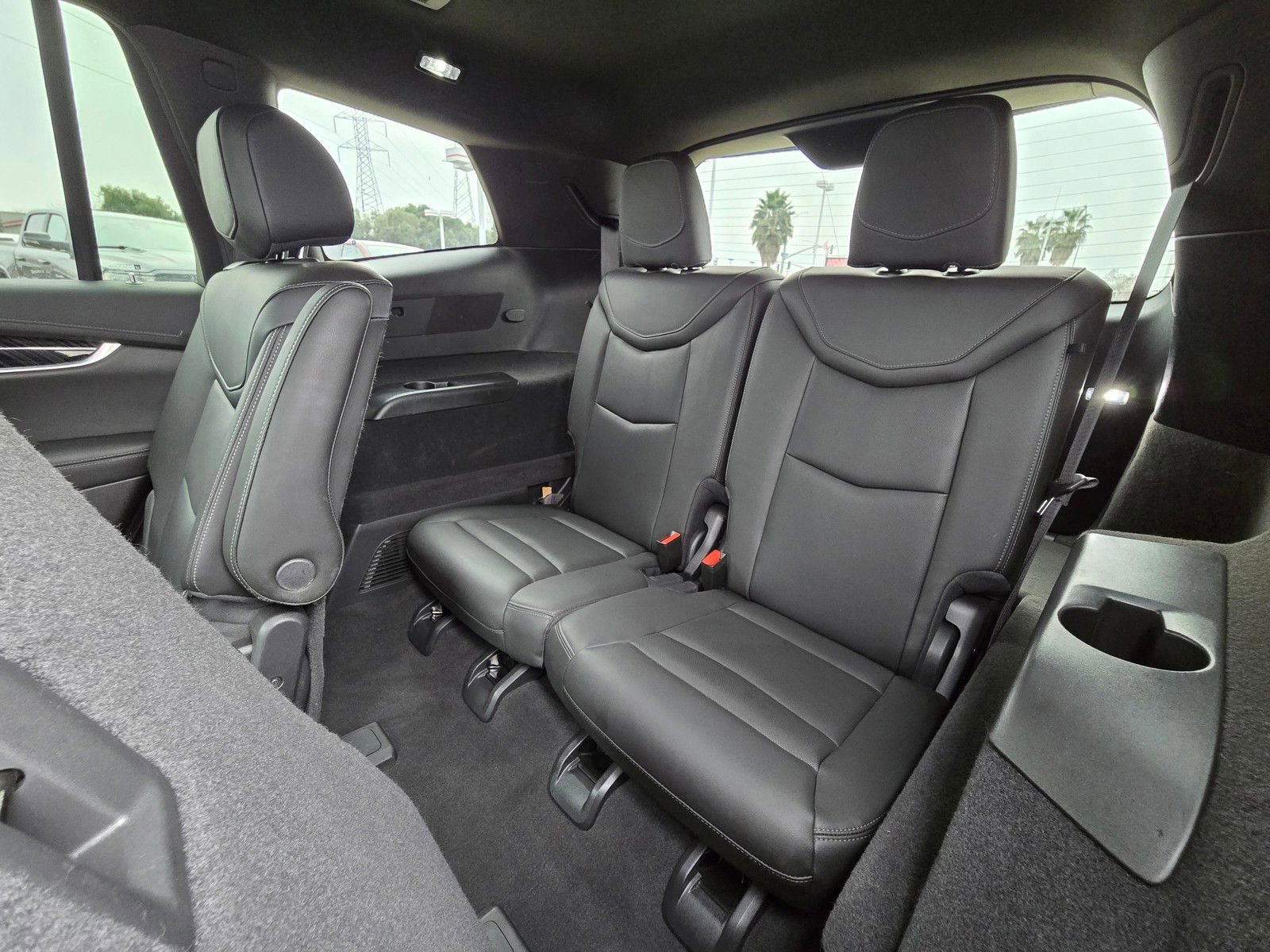 Used 2025 Cadillac XT6 Premium Luxury image 11