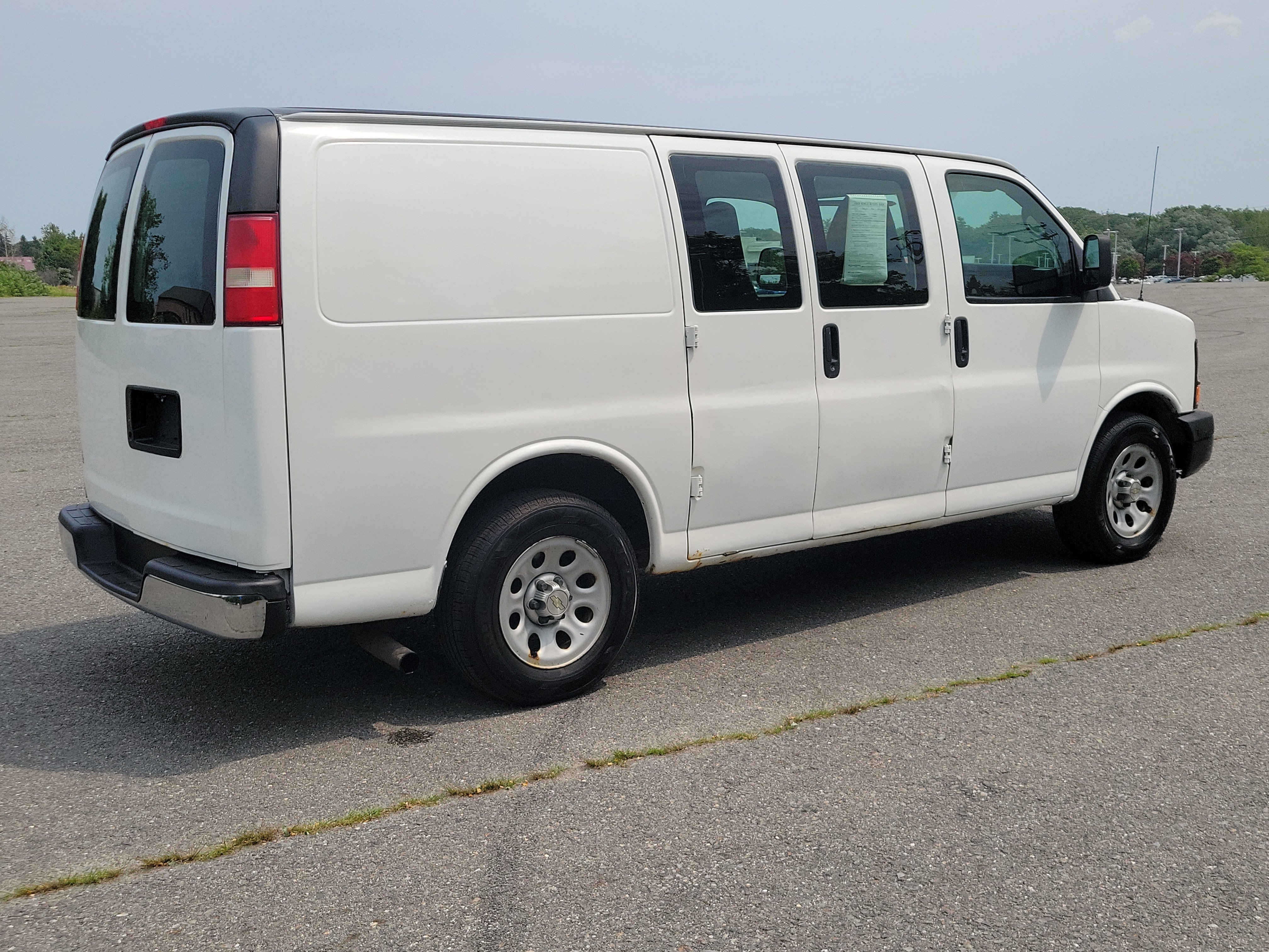 Used 2013 Chevrolet Express 1500 RWD image 5