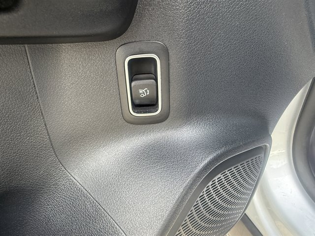 Used 2022 Mercedes-Benz GLB 250 4MATIC image 10