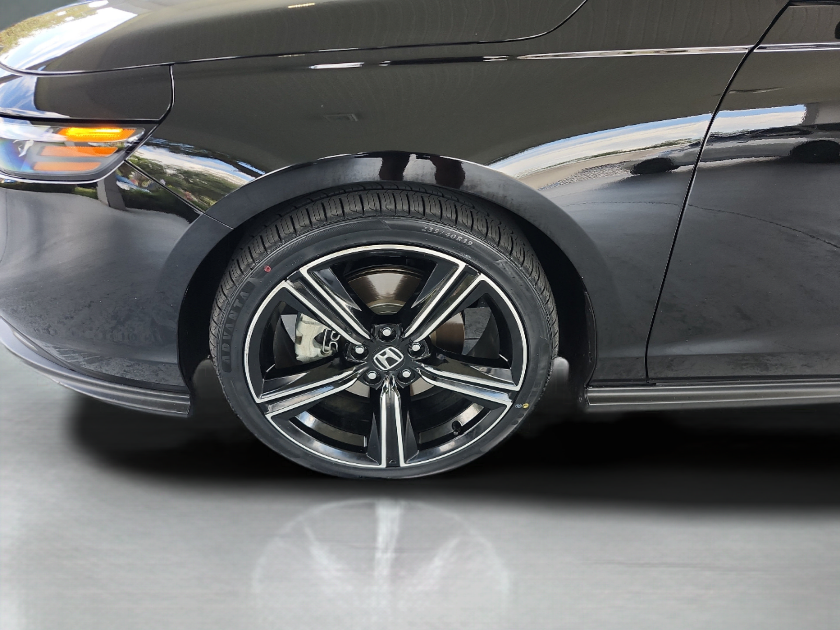 Used 2025 Honda Accord Sport image 31