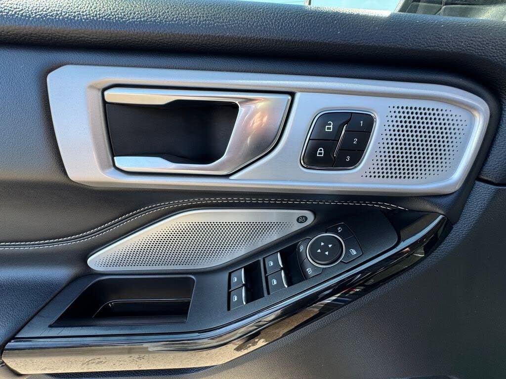 Used 2021 Ford Explorer ST w/ ST Street Pack image 28