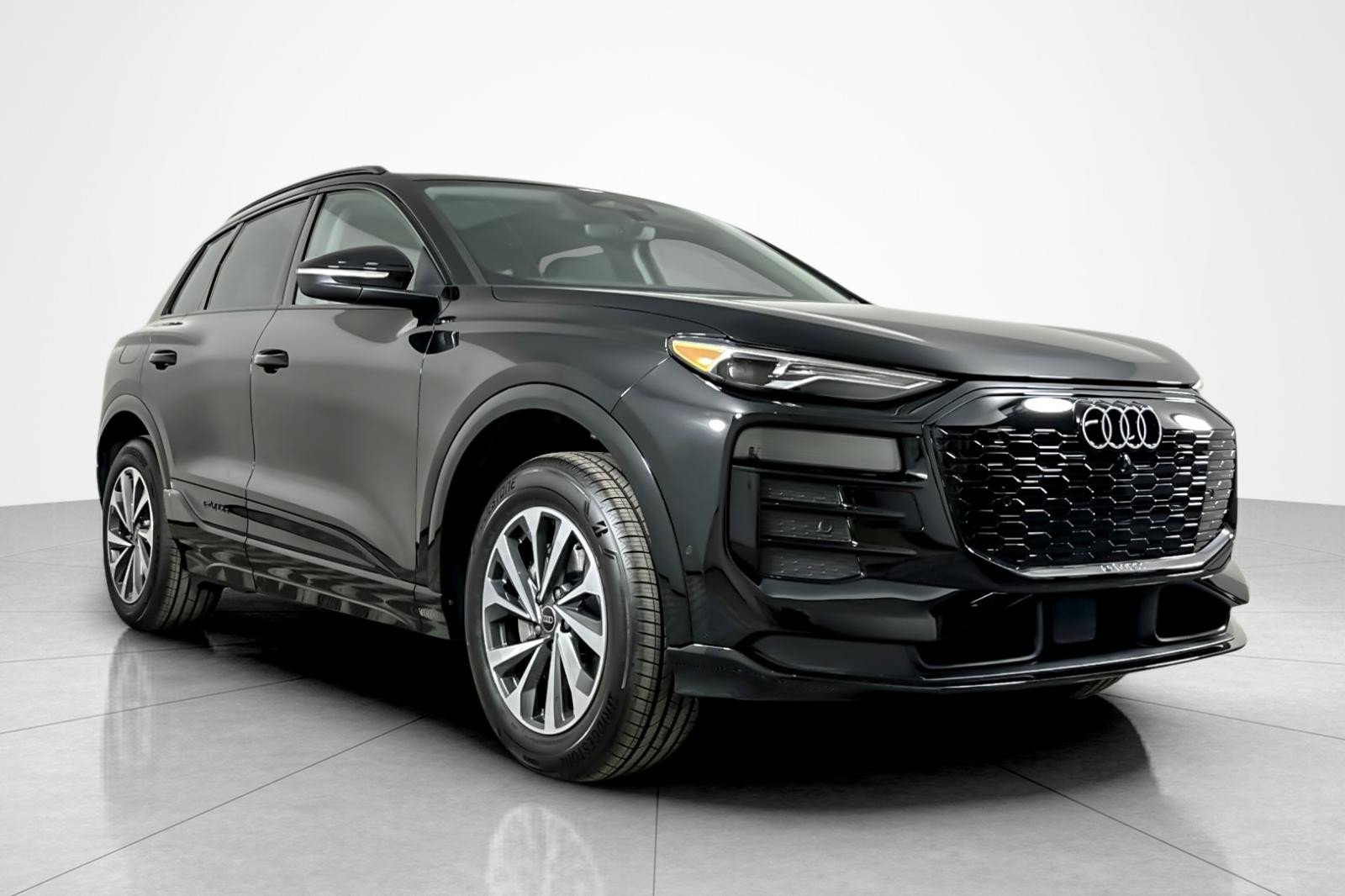 New 2025 Audi Q6 e-tron Premium AWD/4WD image 2