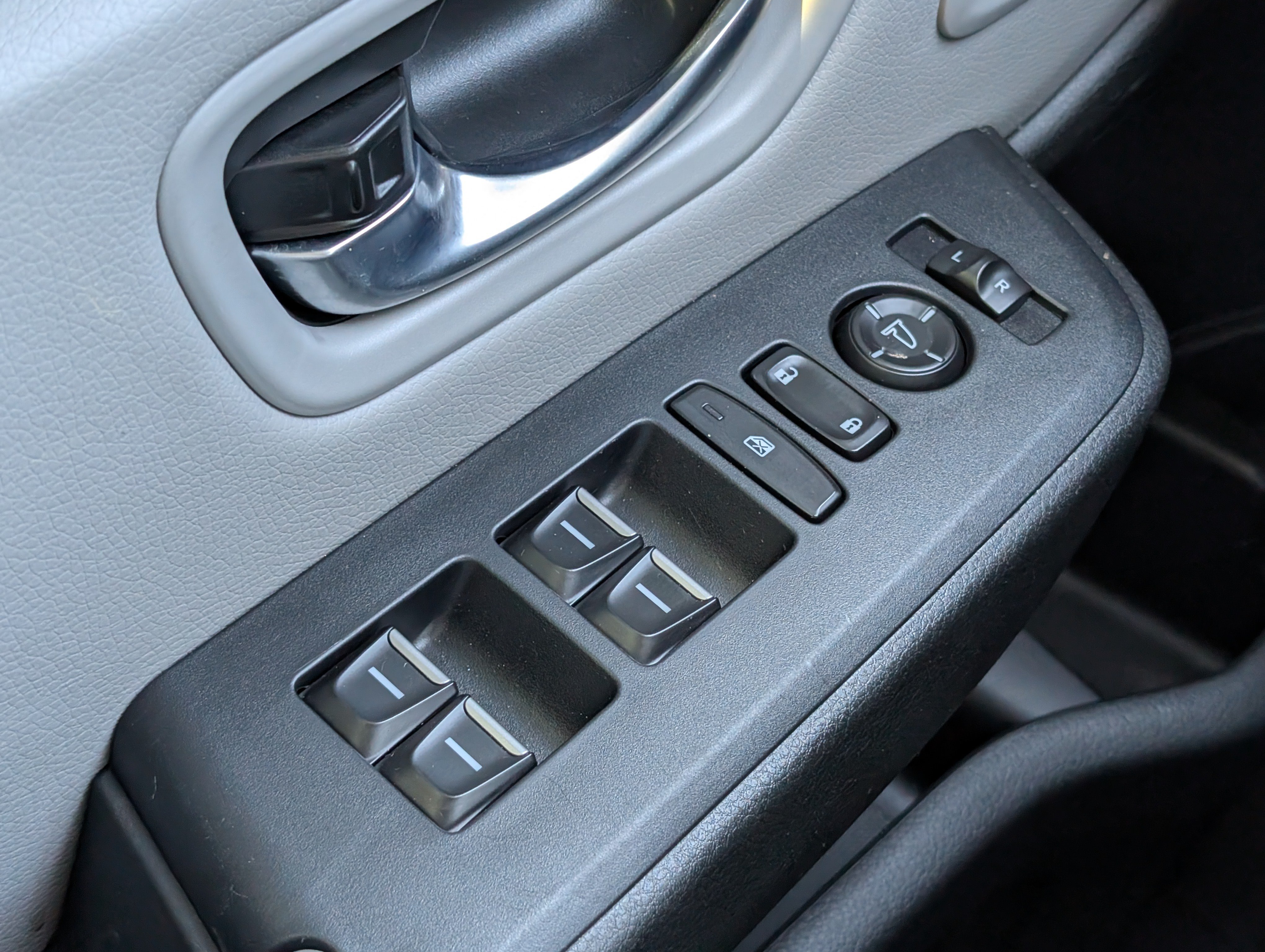 Used 2024 Honda Pilot Touring image 23
