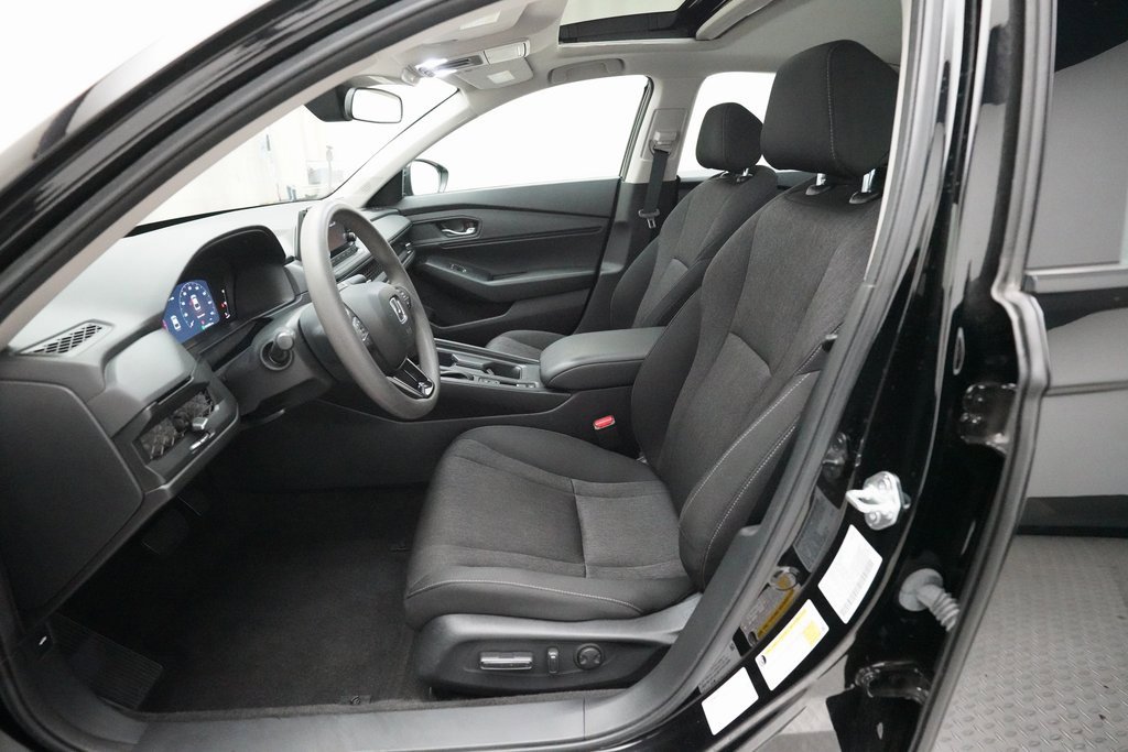 Used 2023 Honda Accord EX image 32