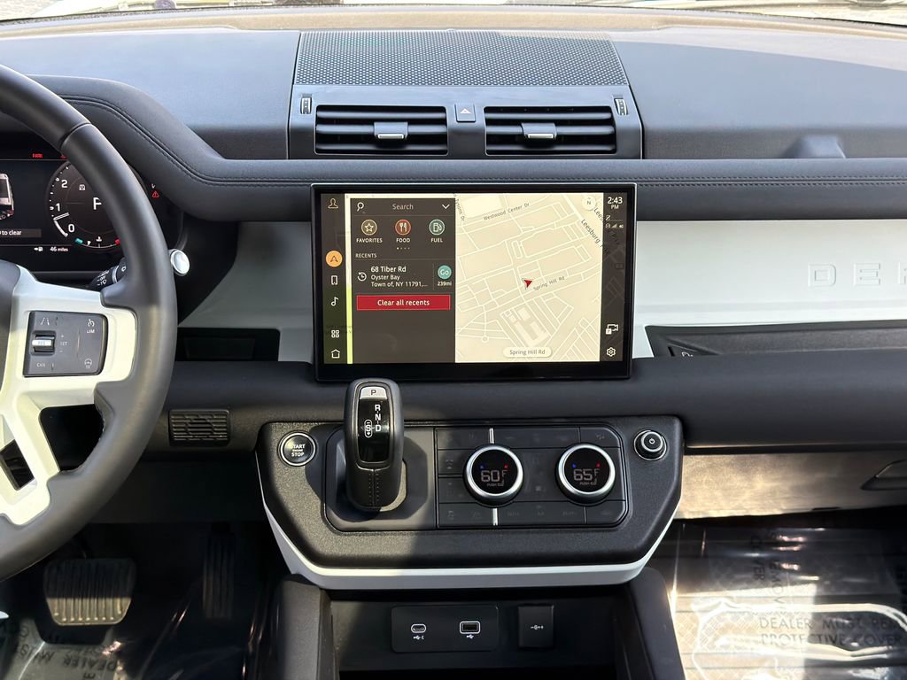 Used 2023 Land Rover Defender 130 S image 23