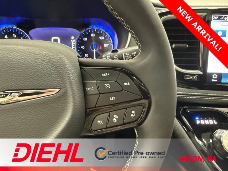 Used 2026 Chrysler Pacifica Limited w/ S Appearance Package AWD/4WD image 32