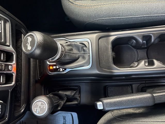 Used 2024 Jeep Wrangler Unlimited Sahara image 13