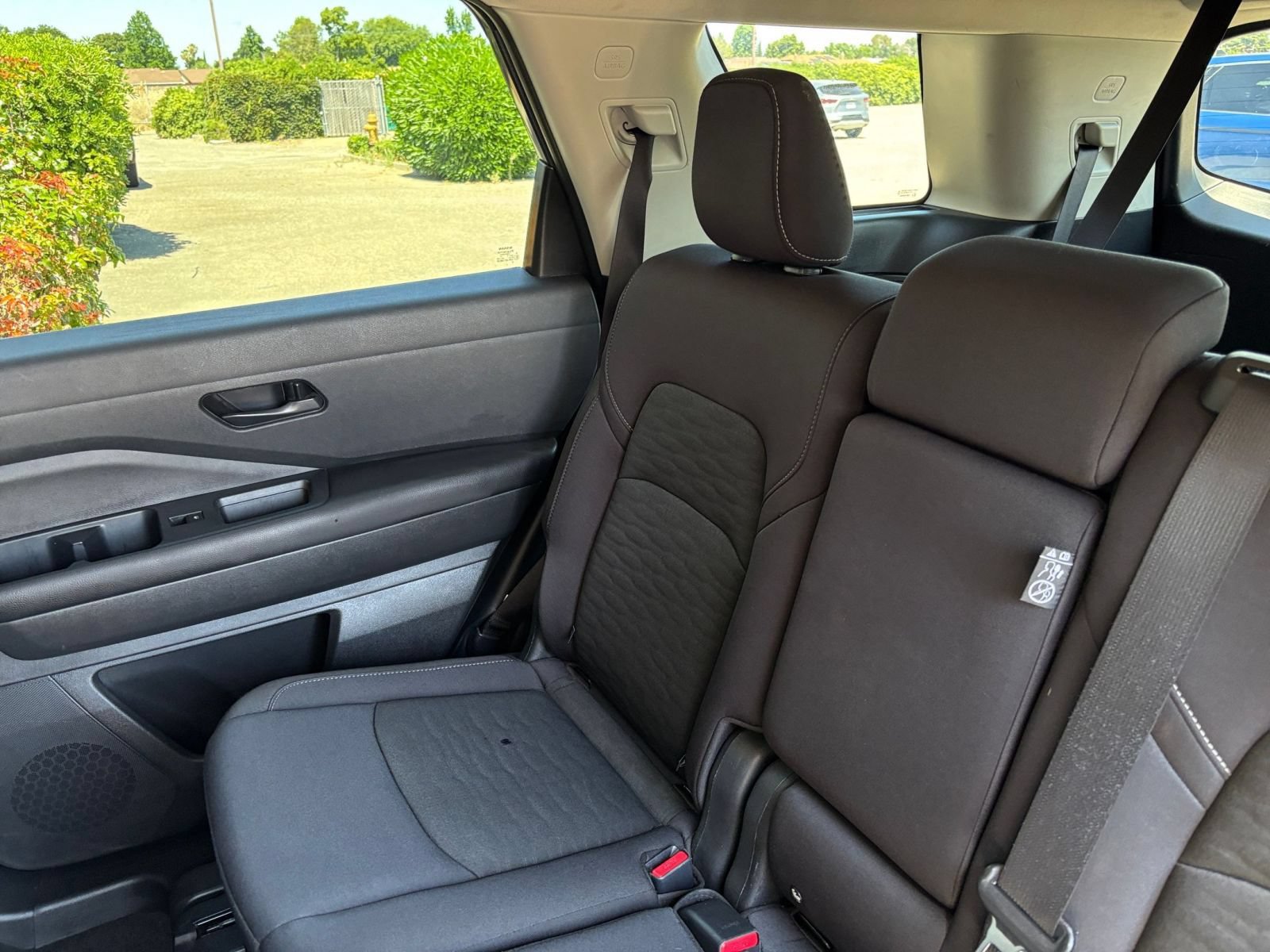 Used 2025 Nissan Pathfinder SV FWD image 42