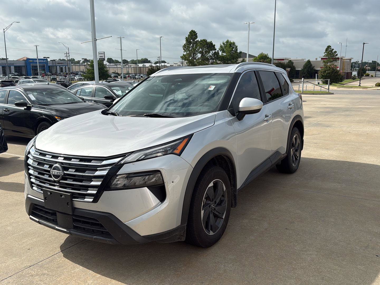 Used 2024 Nissan Rogue SV w/ SV Premium Package FWD image 10