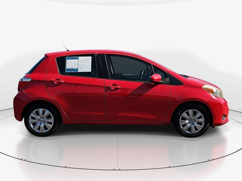 Used 2012 Toyota Yaris L image 4