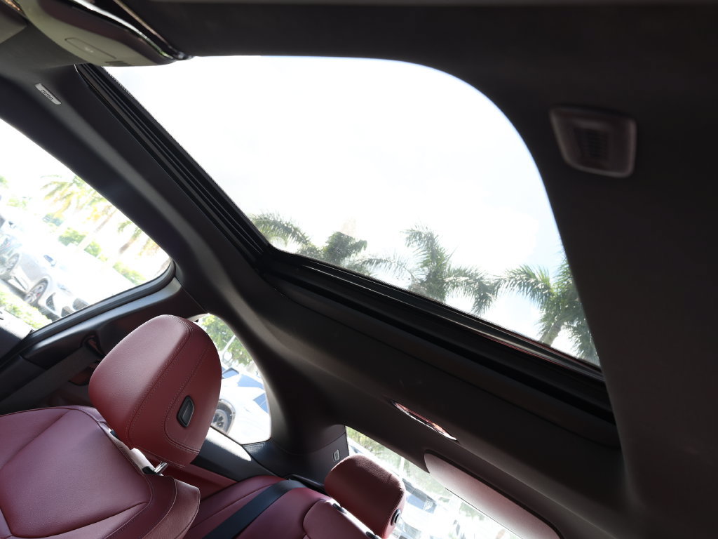 Used 2024 BMW 230i Coupe w/ Premium Package RWD image 17