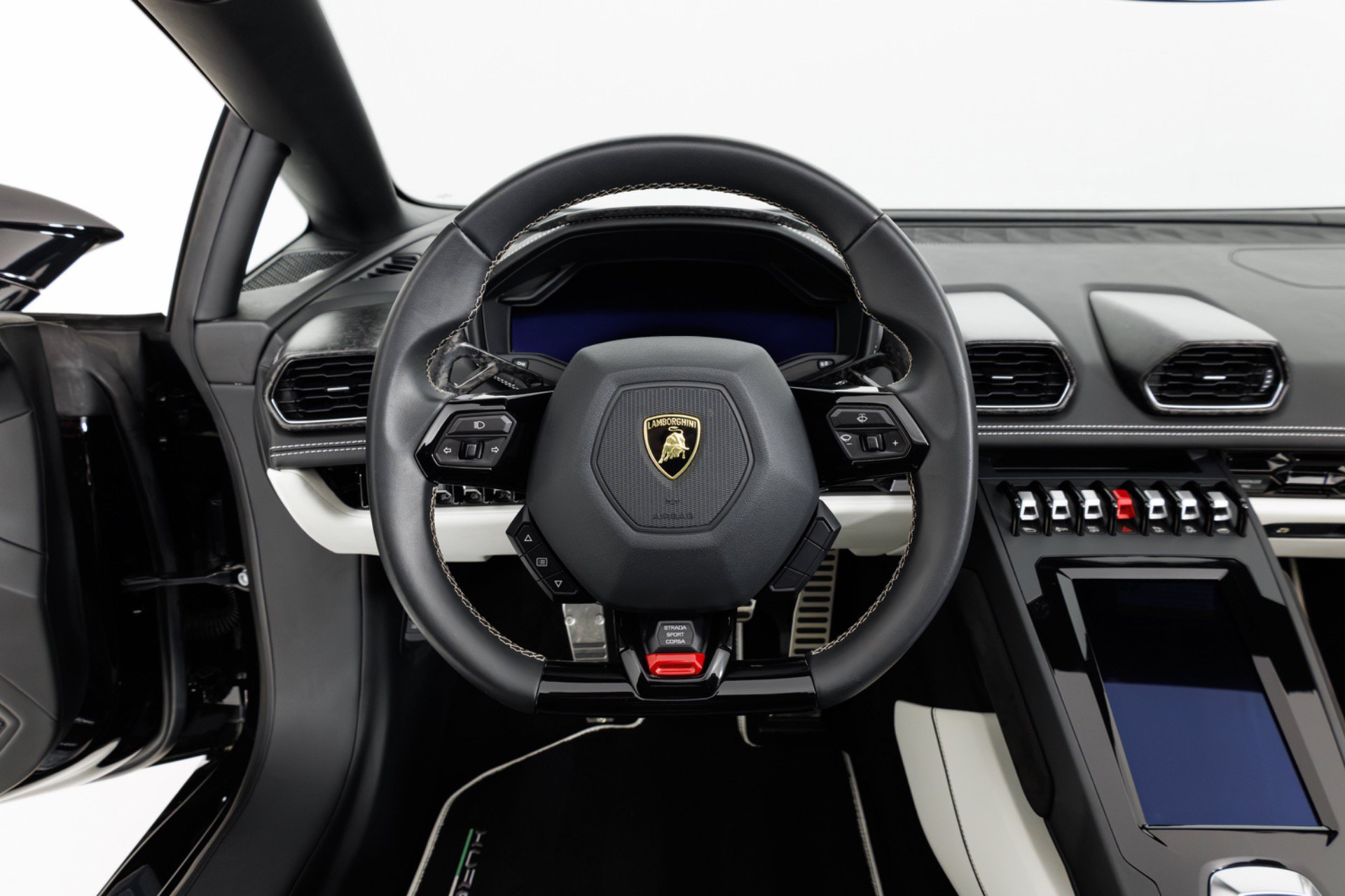 Used 2021 Lamborghini Huracan EVO RWD image 20